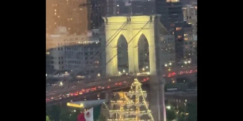 nava mexicana se loveste de podul brooklyn foto x png