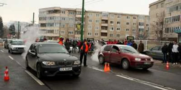 Prima „liniuţă" legală organizată la Braşov a atras zeci de participanţi, foto: Stelian Grăjdan
