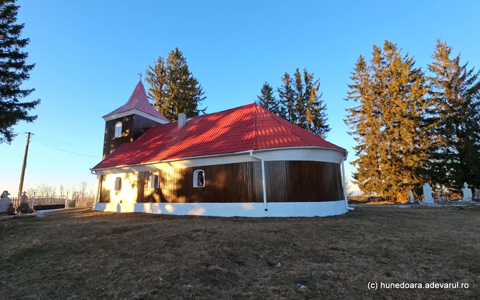 Biserica din Poiana Răchițelii. Foto: Daniel Guță. ADEVĂRUL