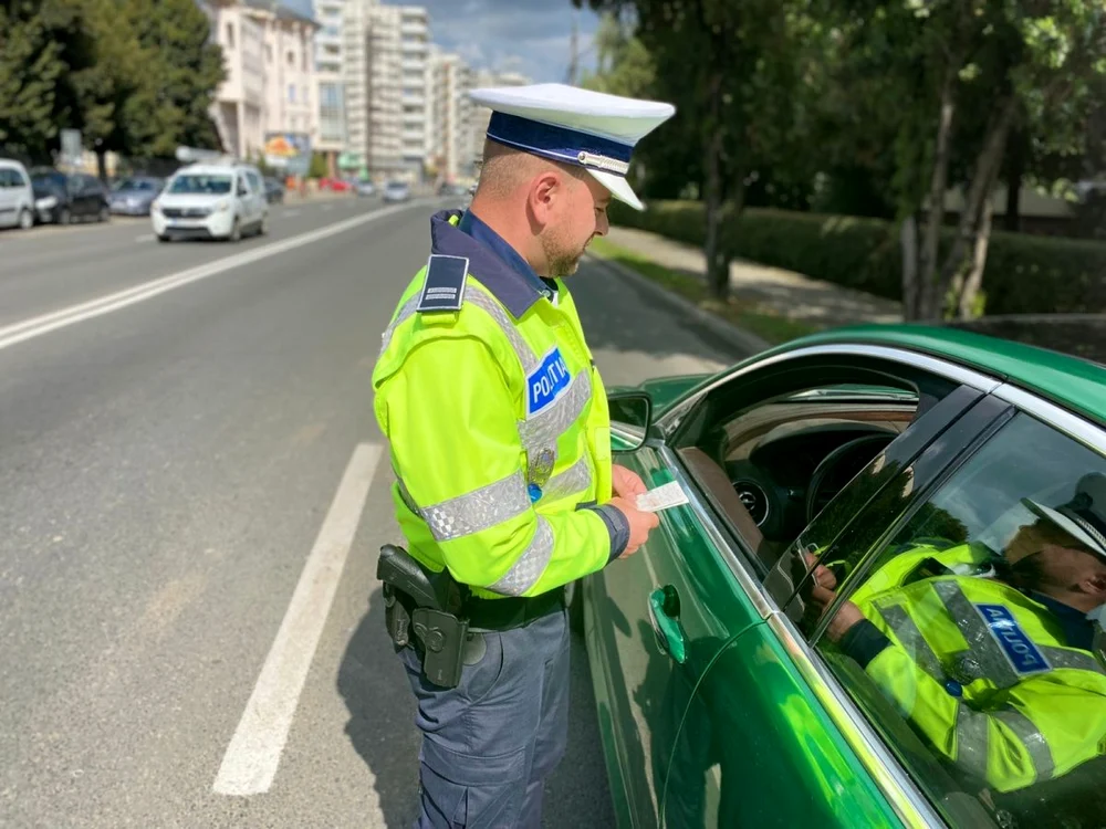 Șoferului i s-a suspendat permisul pe o perioadă de 90 de zile FOTO arhivă Adevărul