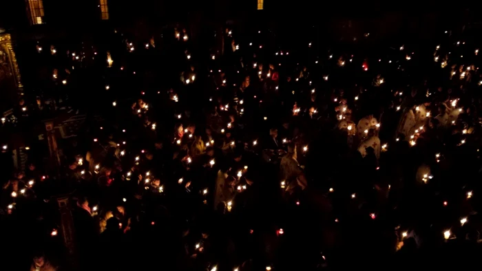 Timişorenii au luat Lumină la Catedrala Mitropolitană FOTO Ştefan Both