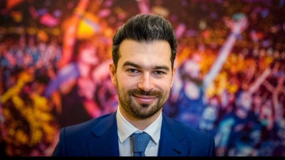 Bogdan Buta se retrage din echipa festivalului Untold în urma acuzațiilor de întreținere de relații sexuale cu minori