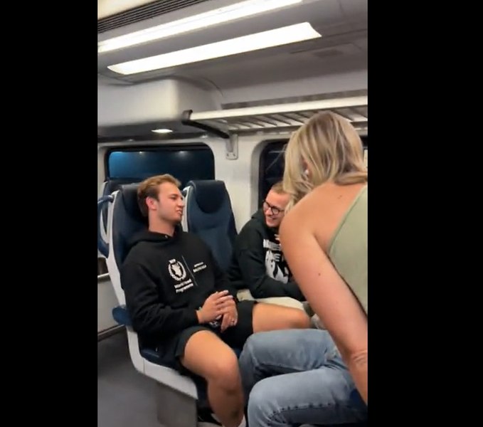 Femeie concediată după ce a urlat la niște turiști germani și le-a cerut să „plece dracului” din SUA | VIDEO