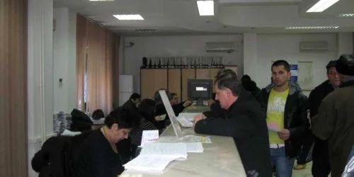Pietrenii îşi vor plăti taxele în clădirea de pe strada Alexandru cel Bun