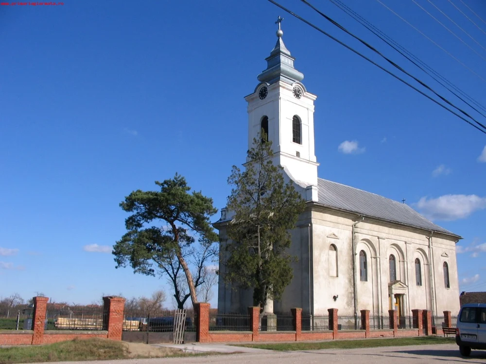 La biserica ortodoxă din Cerneteaz astăzi este linişte