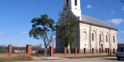 La biserica ortodoxă din Cerneteaz astăzi este linişte