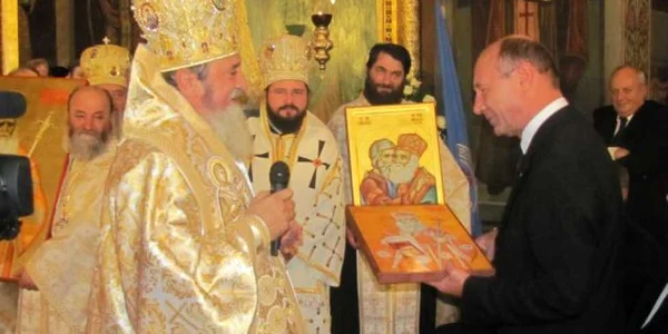 Canonizarea Mitropolitului Şaguna a atras pe lângă Băsescu şi alţi politicieni la Sibiu