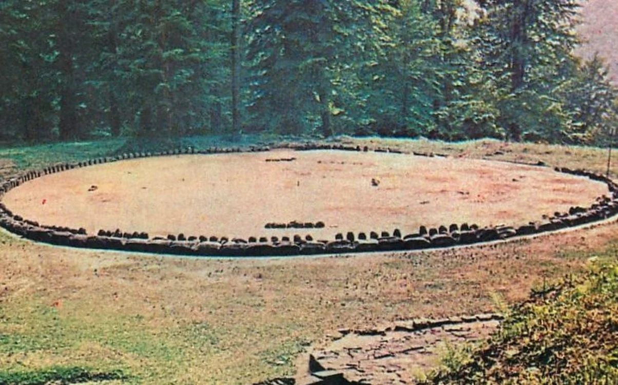 sarmizegetusa regia ilustrate din anii 70