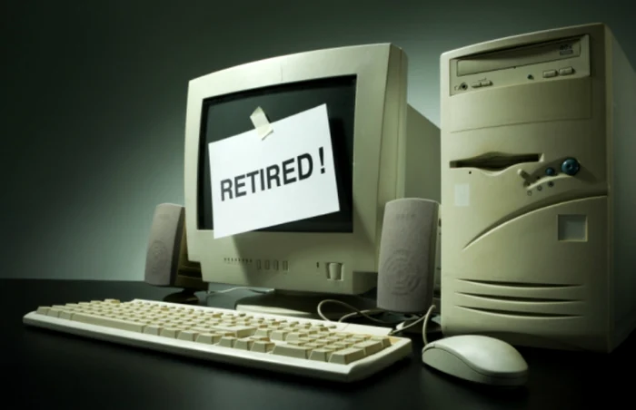 
    PC de gaming din anii '90  