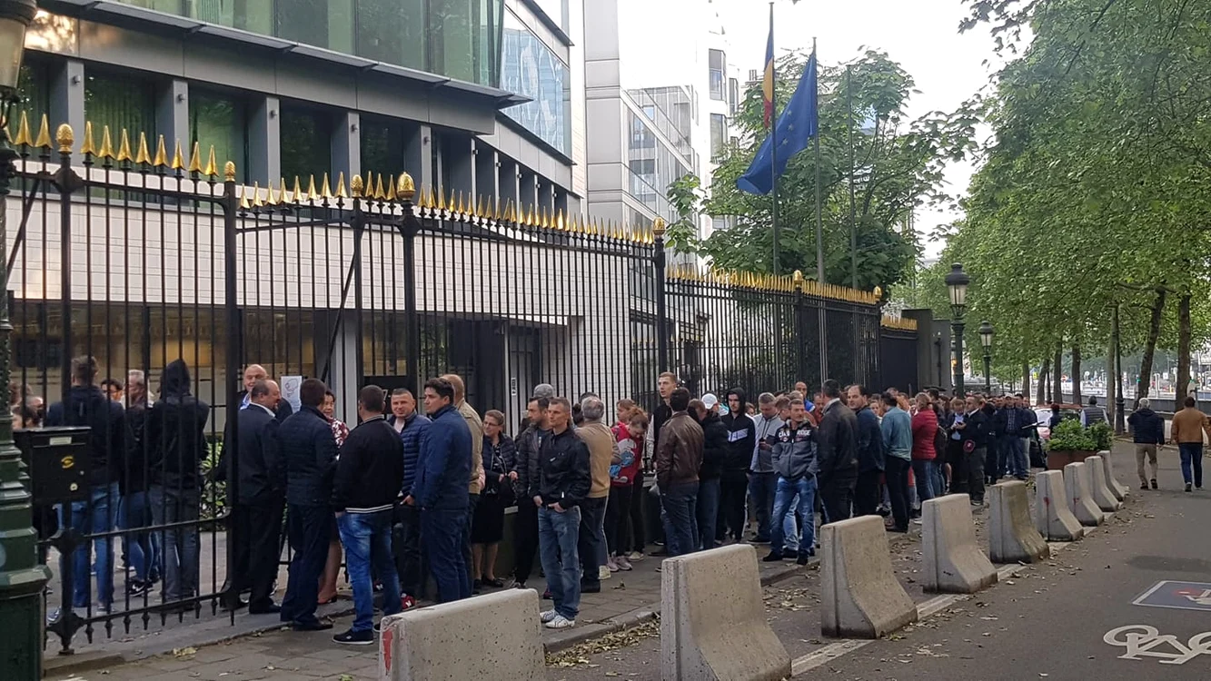 Cozi s-au format și la secțiile de votare de la Bruxelles