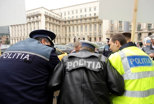 Polițiștii au dreptul să intervină și la proteste, dacă legea care le dă puteri sporite va fi promulgată