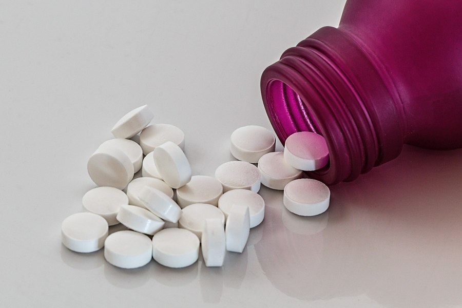 Înșelătorie cu un medicament „minune” în online. Avertismentul experților