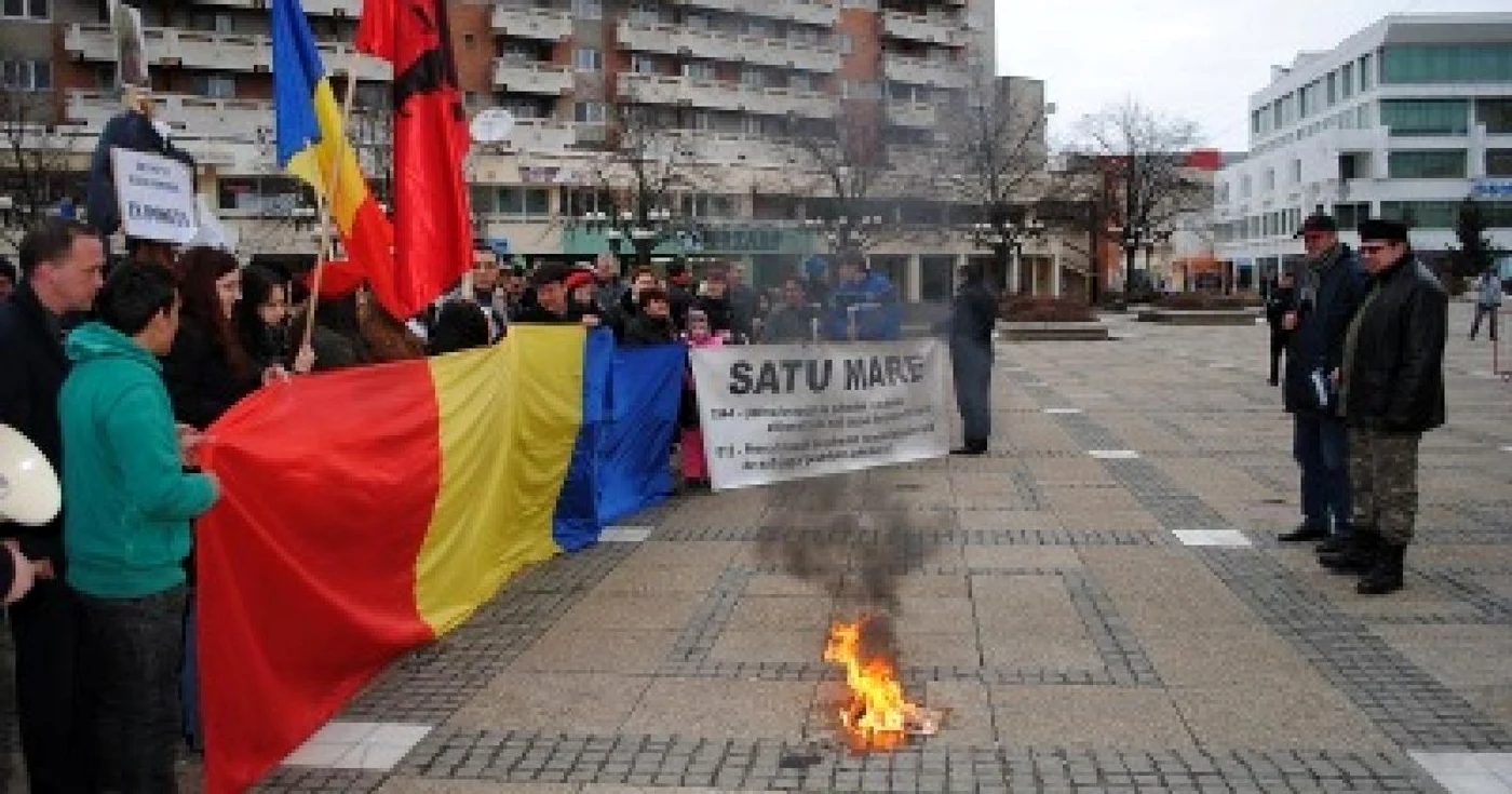Valer Marian a aprins portretul președintelui Traian Băsescu