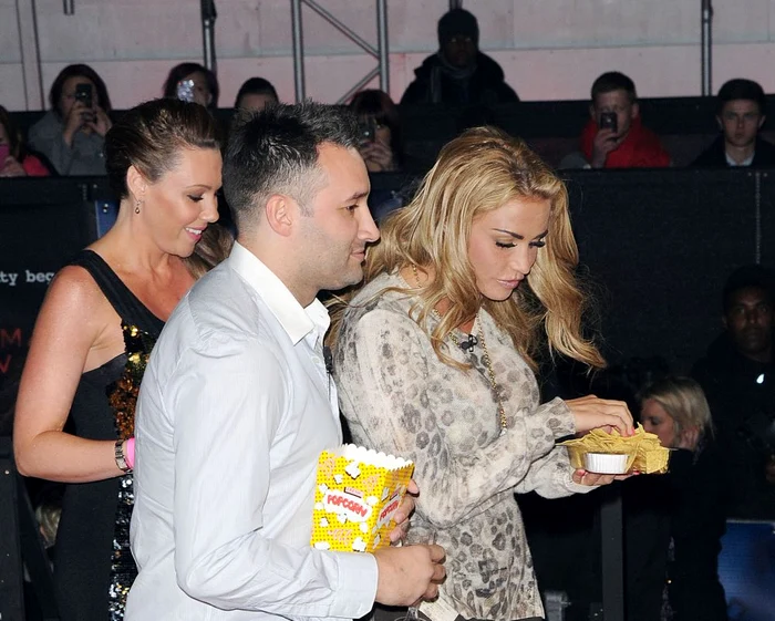 Katie Price şi Dane Bowers apar într-un filmuleţ porno