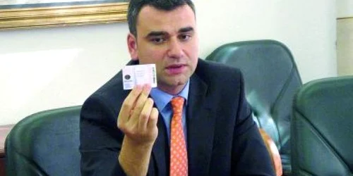 Iaşi:EXCLUSIV Fost prefect, Marius Bodea, i-a pus pilă unui agent de la Rutieră, acuzat de corupţie