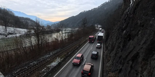 Valea Oltului DN 7 Foto Daniel Guță  ADEVĂRUL (2) jpg