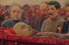Iosif Stalin, la funeraliile lui Vladimir Lenin (pictură de Isaak Brodsky / Wikimedia Commons)