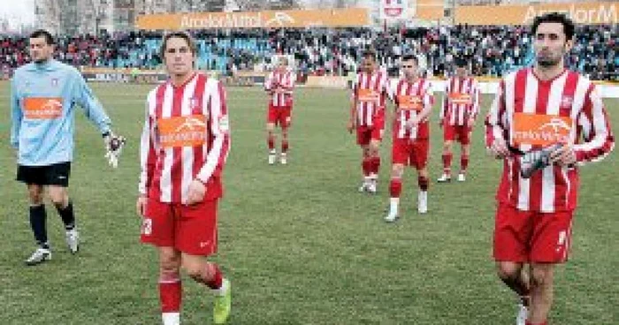 FOTBAL: Opt jucători de la Oţelul, împrumutaţi unor echipe din Liga a II-a