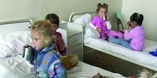 La „Sfântul Pantelimon”, micuţii stau câte doi in pat