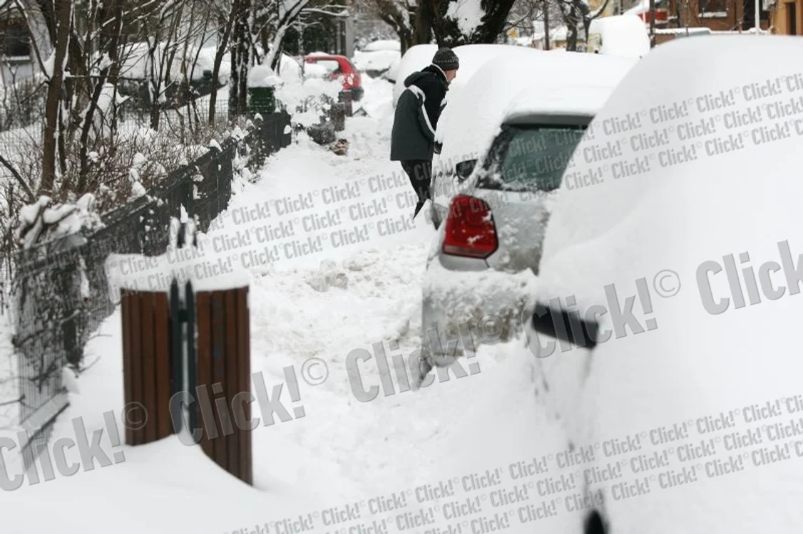 Zăpadă pe străzile Capitalei (foto: Dorin Constanda)