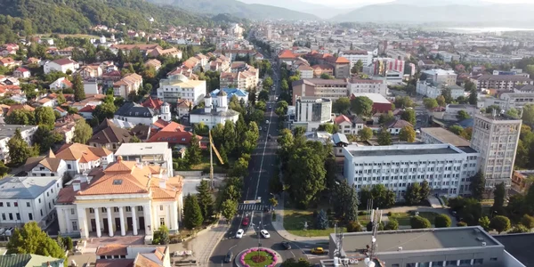 Zona administrativă din municipiul Râmnicu Vâlcea și bulevardul Calea lui Traian Foto Daciana Stoica jpg