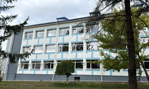 liceul Mihai Eminescu Botosani jpg
