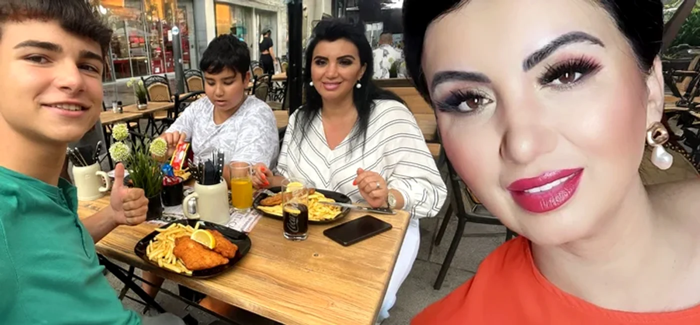 Adriana Bahmuțeanu alături de copiii săi - Foto: Arhiva Click!
