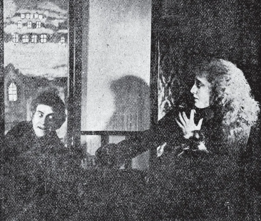 Imagini din filmul "Dracula halala", după un roman scris de un timişorean FOTO hitchcock.hu
