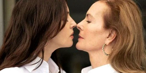 Monica Bellucci uimeşte cu noul său film