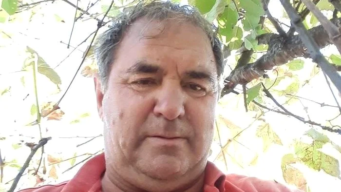 
    Gheorghe Moroșan, un bărbat de 68 de ani, a sechestrat și ucis doi muncitori care renovau locuințafoto: Ziarul de Bacău  