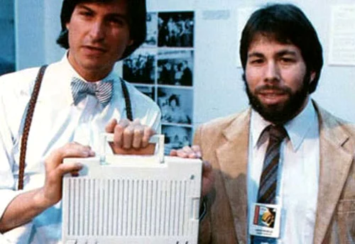 Viaţa lui Steve Jobs în imagini: la 21 de ani