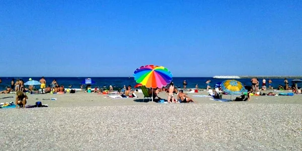Plaja litoral nisip Marea Neagră turişti Constanţa Foto Sînziana Ionescu