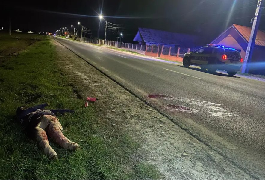 Șase elevi din Vaslui au înscenat un accident mortal cu un manechin stropit cu o substanță ce imita sângele