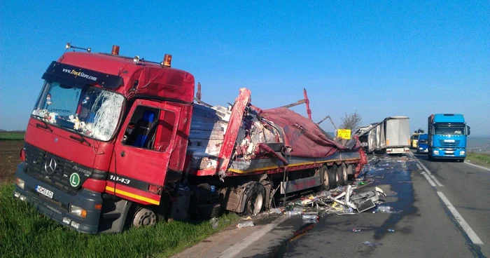 Accidentul a blocat DN1 aproape două ore. Foto Dorin Galdău - Facebook