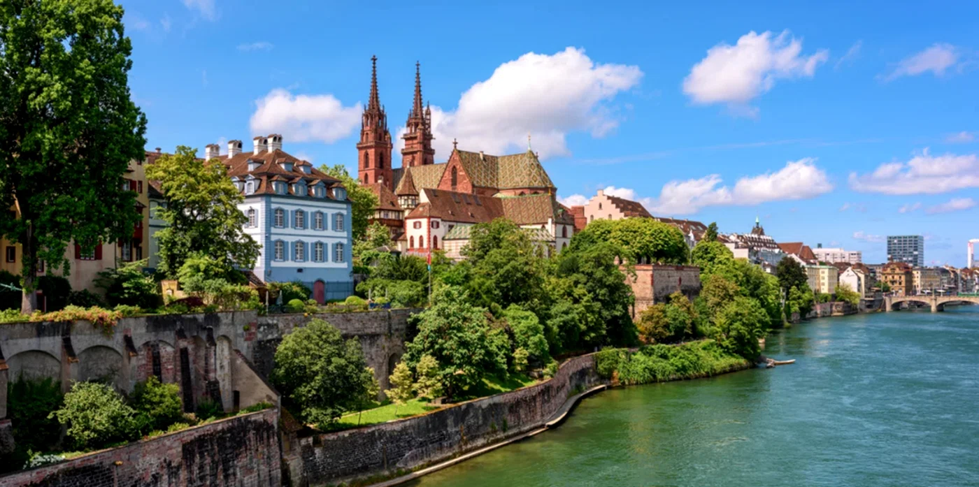 Asistații social, cazați în hoteluri de lux pe 6.000 euro lunar în Elveția / foto: Shutterstock