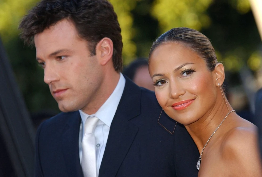 Jennifer Lopez şi Ben Affleck s-au îmbrăţişat în public Foto: Arhivă