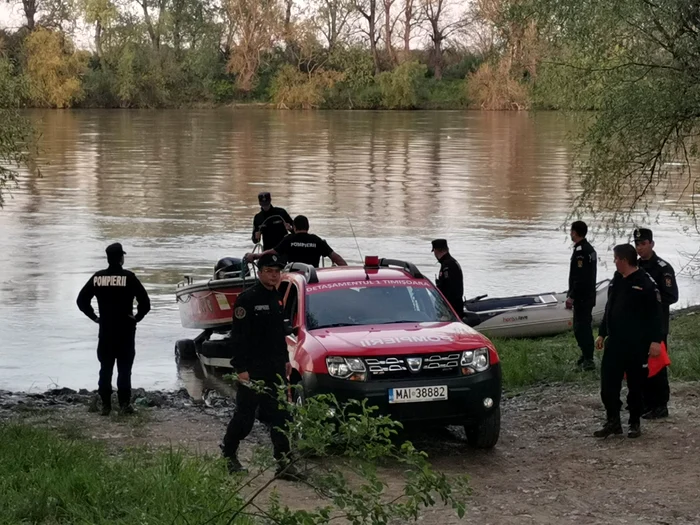 Operațiune de căutare pe râul Mureș FOTO Ștefan Both