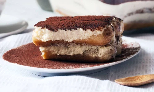 Tiramisu cu amaretto jpeg