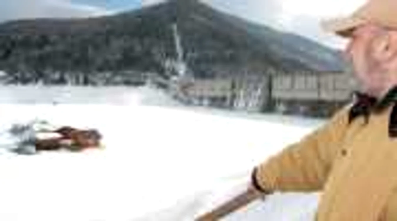 În urma impactului, gheaţa de pe lacul Bicaz nu a cedat