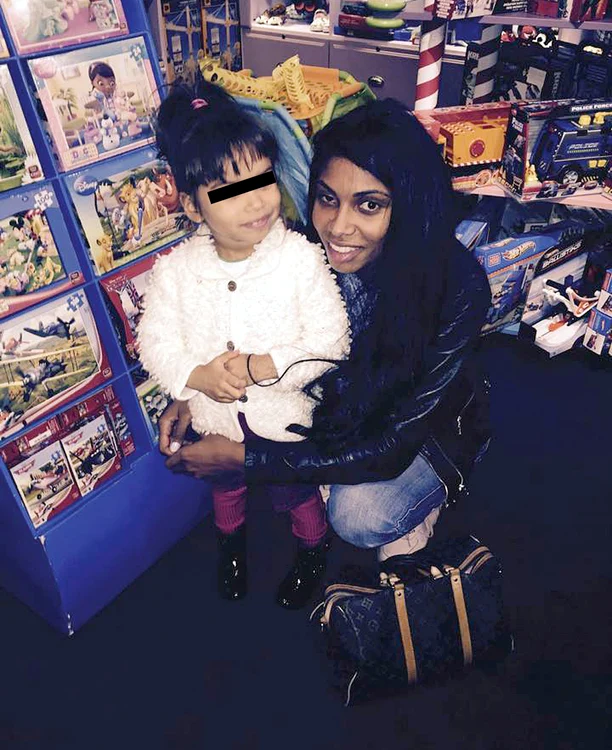 
    Laurette a stat în spital  două zile cu Serena,  care a contractat un  virus la grădiniță  