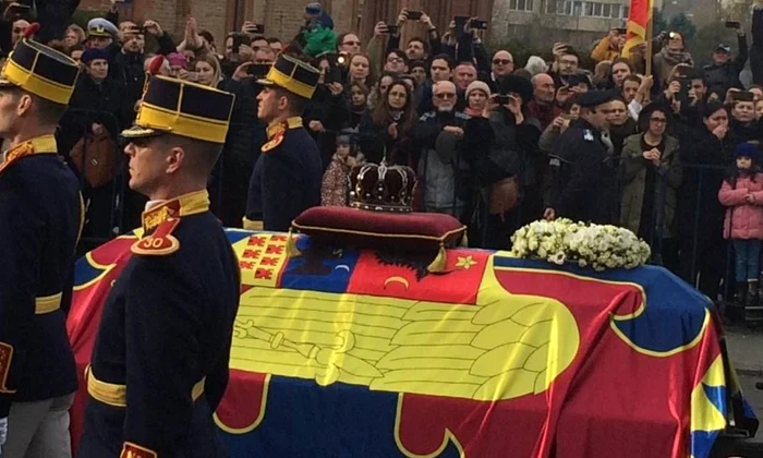 De ce nu a fost utilizată coroana de oţel a regilor României la ceremonia funerară a regelui Mihai I  jpeg