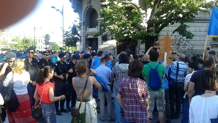 protest piata universitatii defrisari epurescu