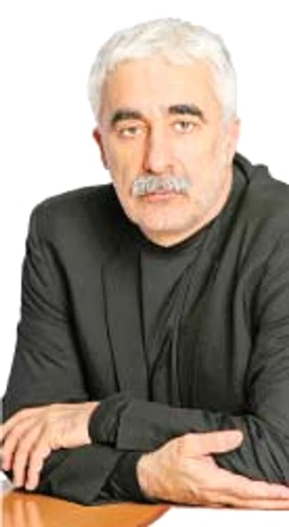 Adrian Sârbu, boss-ul de la  PRO TV, a fost alături de  Teo când vedeta a avut  probleme de sănătate