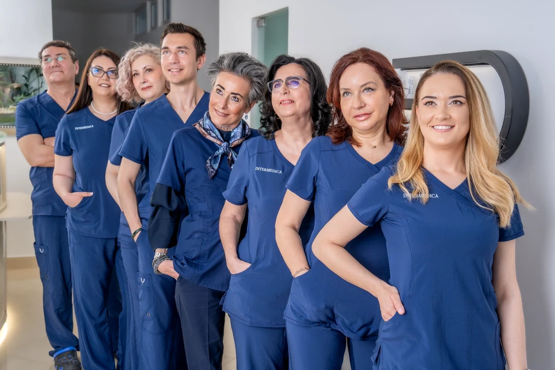 ce trebuie sa verifici inainte de un implant dentar in romania medicul materialele sau clinica in ansamblu3 jpg