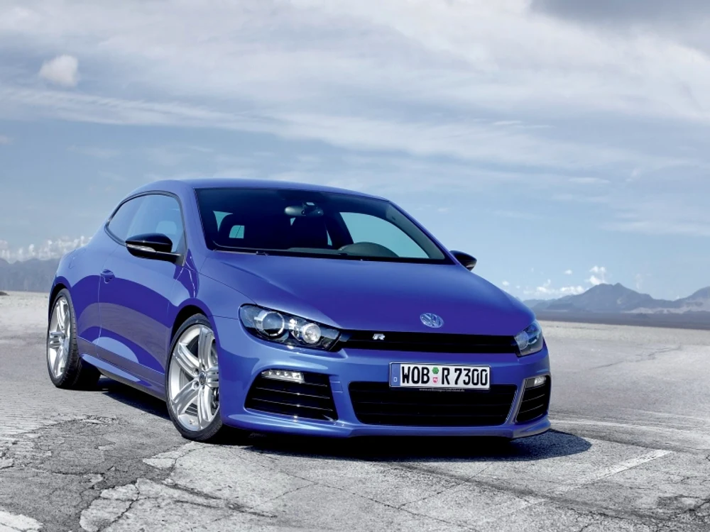 
    Scirocco este un nou model VW, lansat în 2008 - disponibil acum şi în versiunea sportivă R  