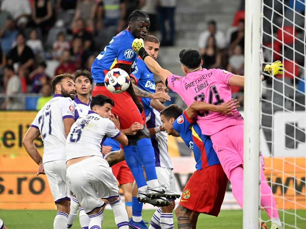 FCSB a fost periculoasă în prima parte, când a beneficiat și de multe cornere (Foto: sportpictures)