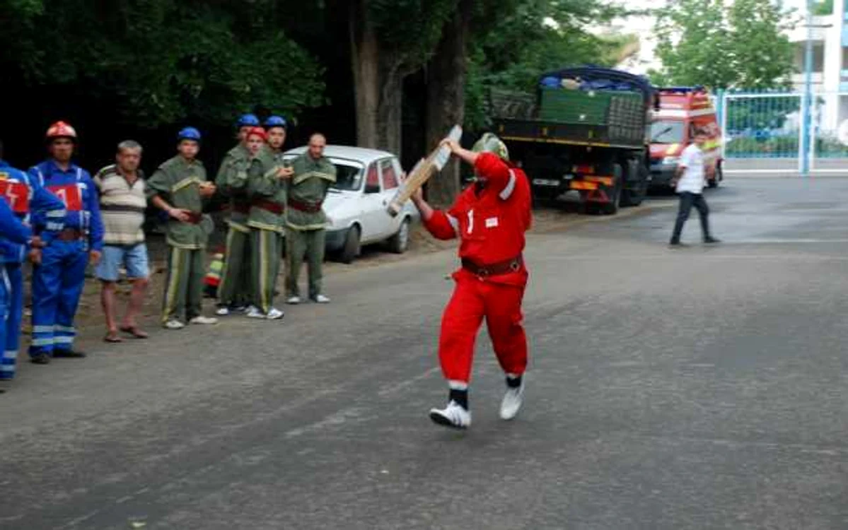 Pe lângă eficienţa la intervenţii, voluntarii din Movila Miresii s-au făcut remarcaţi şi în cadrul concursurilor organizate de ISU Brăila  FOTO Florentin Coman