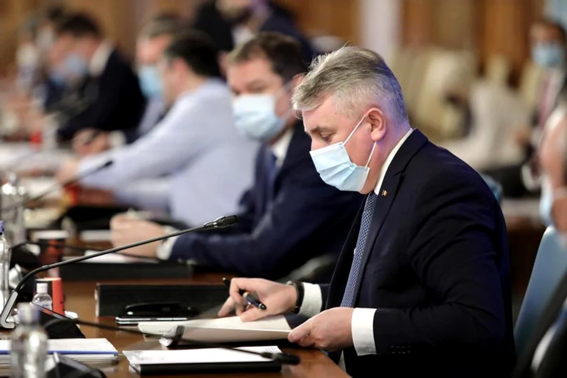 
    Lucian Bode a oferit informații despre cartea electronică de identitate pe pagina sa de FacebookSursa foto: Facebook/Lucian Bode  