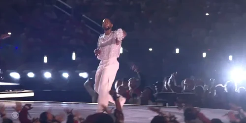 USHER captura fb Usher Super Bowl LVIII Performance png