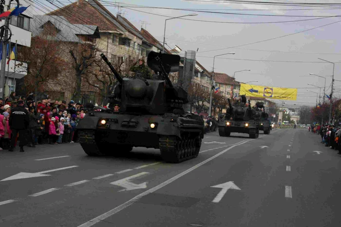 Militarii şi-au prezentat tehnica de luptă
